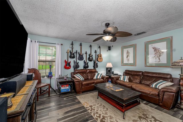 1101 Pin Oak Drive, Denton, TX 76209