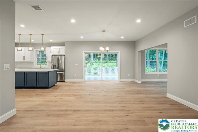 141 Lookout Court, Pocono Twp, PA 18332
