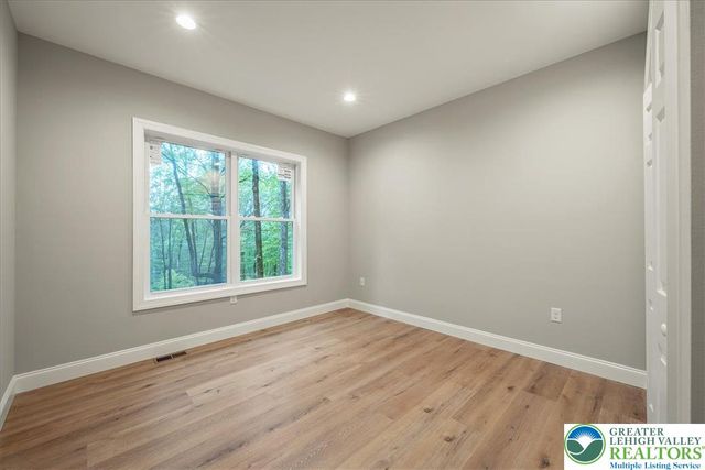 141 Lookout Court, Pocono Twp, PA 18332
