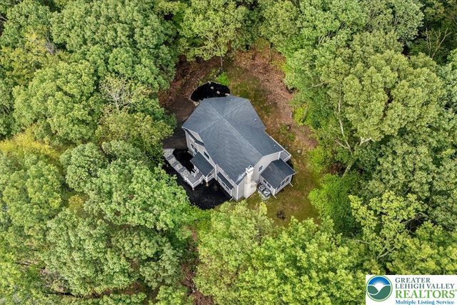 141 Lookout Court, Pocono Twp, PA 18332
