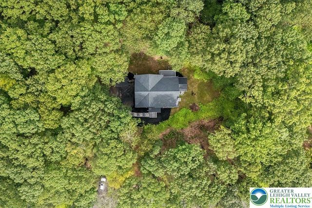141 Lookout Court, Pocono Twp, PA 18332