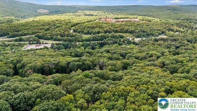 141 Lookout Court, Pocono Twp, PA 18332