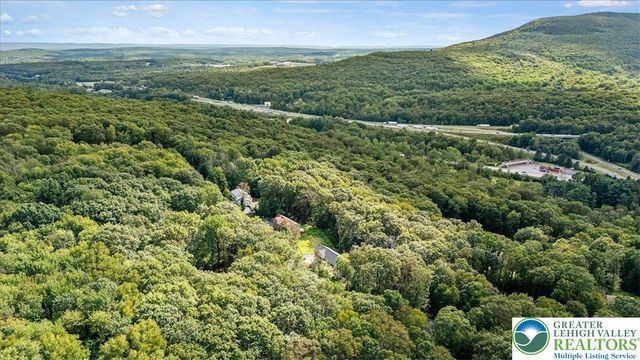 141 Lookout Court, Pocono Twp, PA 18332