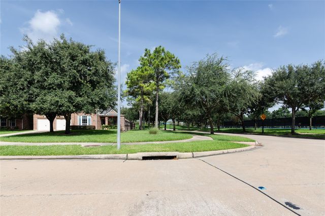 6002 Lakebluff, Katy, TX 77450