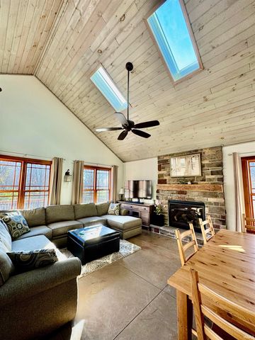 5307 E 1400 N Road, Syracuse, IN 46567