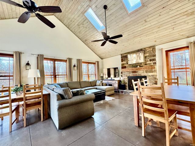 5307 E 1400 N Road, Syracuse, IN 46567