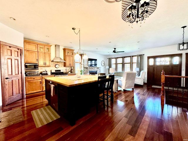 5307 E 1400 N Road, Syracuse, IN 46567