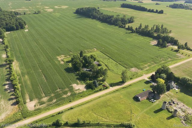 5949 Roach Road, Croswell, MI 48422