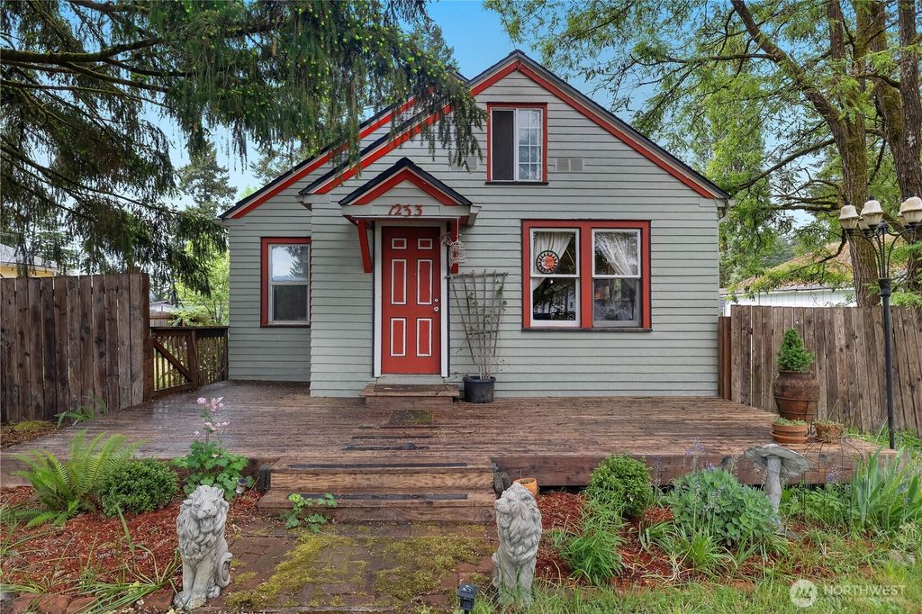 1233 W Birch Street, Shelton, WA 98584