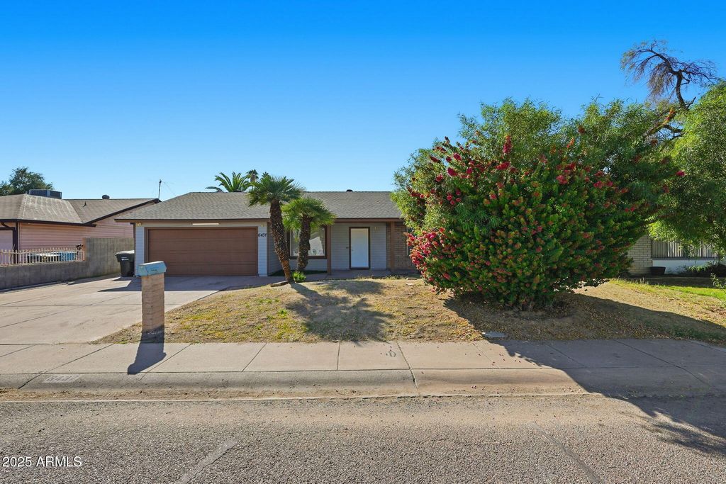 6437 W COLLEGE Drive, Phoenix, AZ 85033