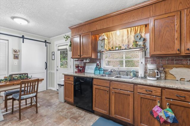 627 Mission Ridge Road, Rossville, GA 30741