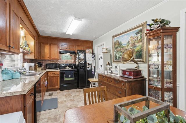 627 Mission Ridge Road, Rossville, GA 30741