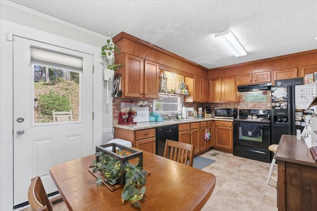 627 Mission Ridge Road, Rossville, GA 30741