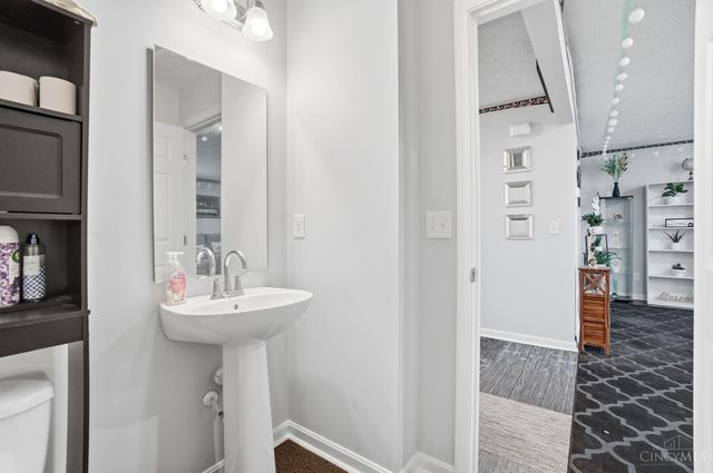 2244 Pine Valley Drive, Hamilton, OH 45013