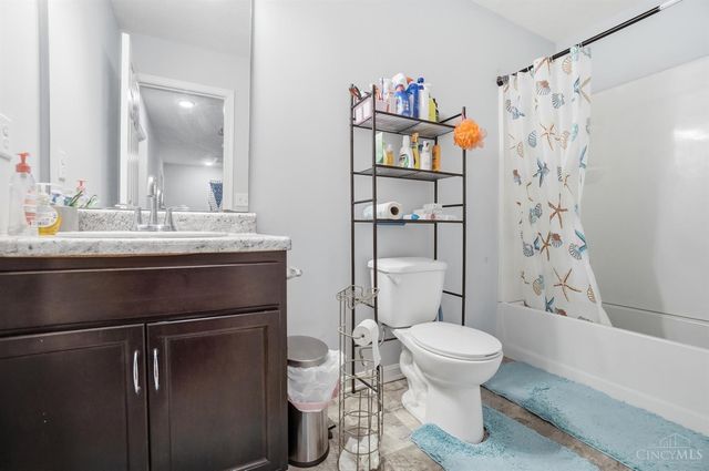 2244 Pine Valley Drive, Hamilton, OH 45013