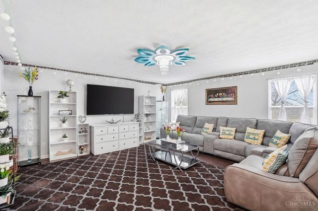 2244 Pine Valley Drive, Hamilton, OH 45013