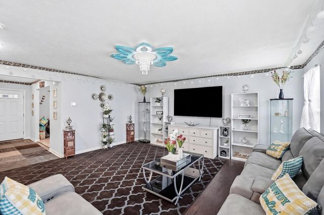 2244 Pine Valley Drive, Hamilton, OH 45013