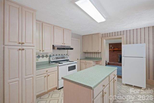 17 E Murray Street, Maiden, NC 28650