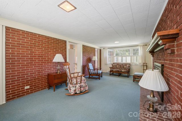 17 E Murray Street, Maiden, NC 28650