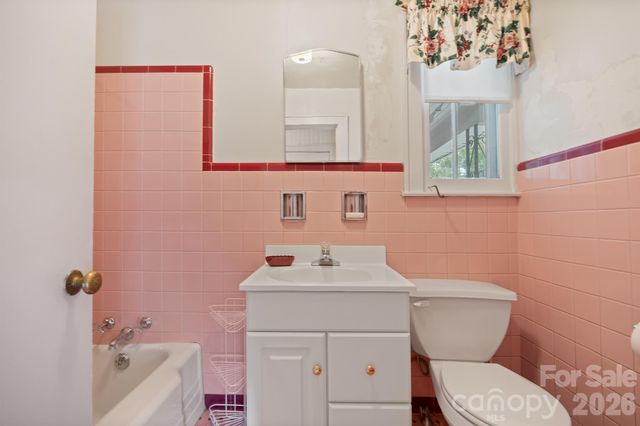 17 E Murray Street, Maiden, NC 28650