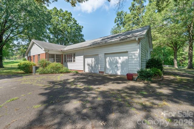 17 E Murray Street, Maiden, NC 28650