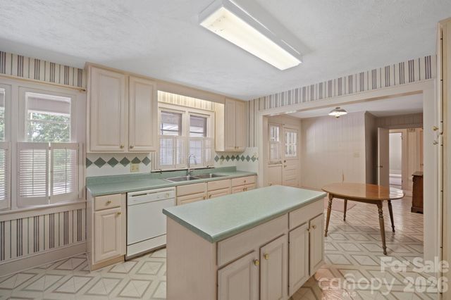 17 E Murray Street, Maiden, NC 28650