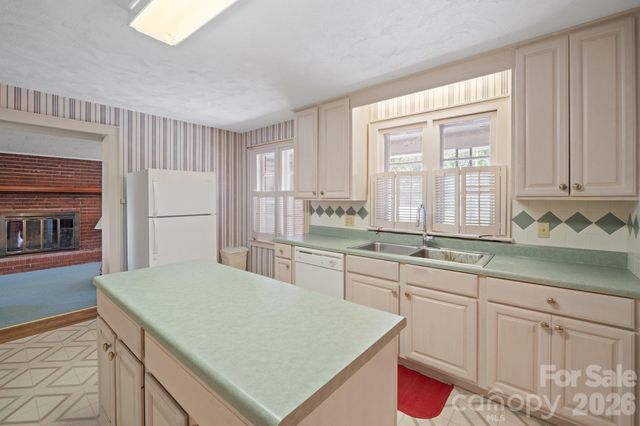 17 E Murray Street, Maiden, NC 28650