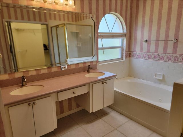 1602 YEOMANS PATH, Lakeland, FL 33809