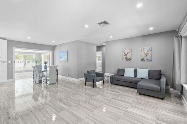 1912 NE 21st Avenue, Fort Lauderdale, FL 33305