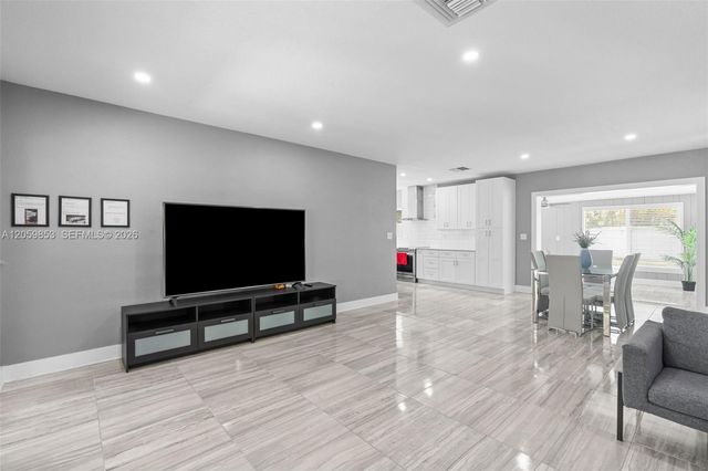 1912 NE 21st Avenue, Fort Lauderdale, FL 33305