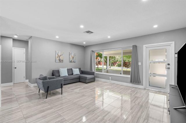 1912 NE 21st Avenue, Fort Lauderdale, FL 33305