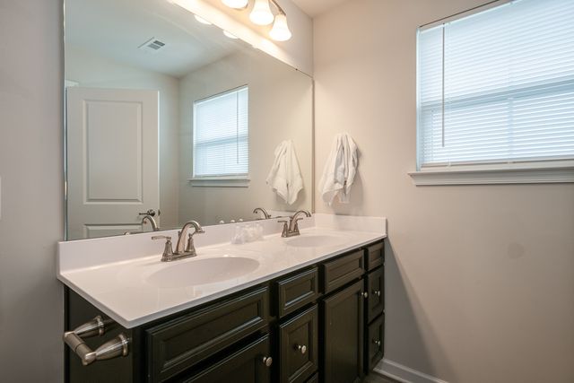 1232 Savannah Ave, Gallatin, TN 37066