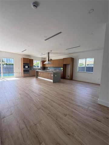 1981 SW 33rd Ave, Miami, FL 33145