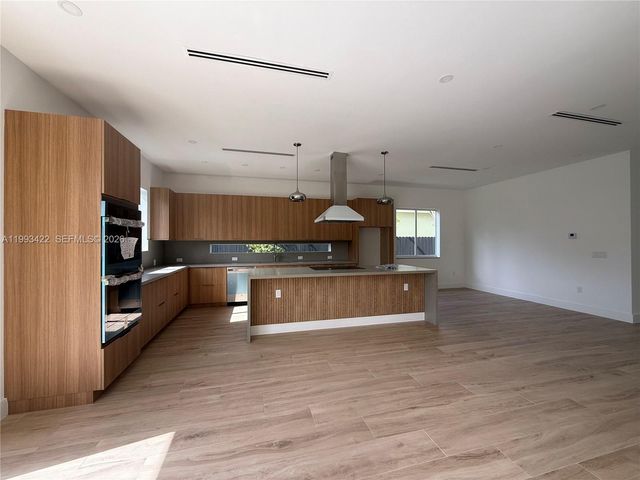 1981 SW 33rd Ave, Miami, FL 33145