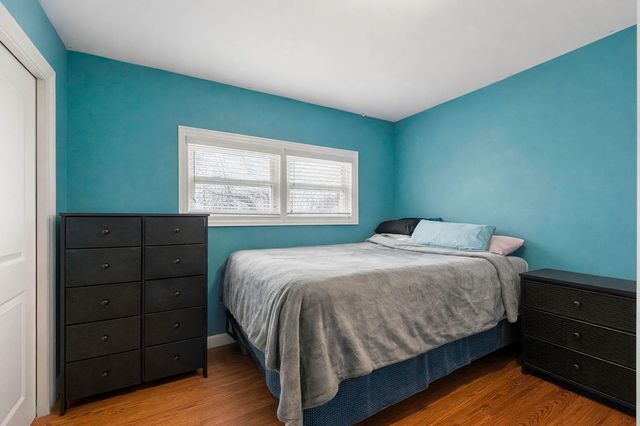 9829 S 51st Avenue, Oak Lawn, IL 60453