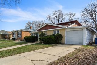 9829 S 51st Avenue, Oak Lawn, IL 60453