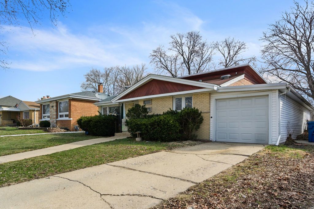 9829 S 51st Avenue, Oak Lawn, IL 60453