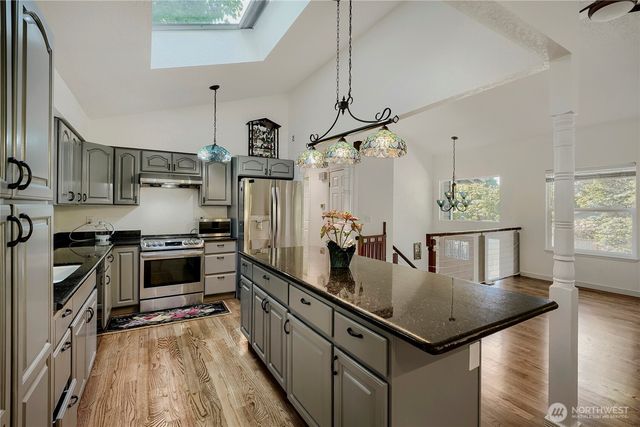 11821 SE 67th Place, Bellevue, WA 98006