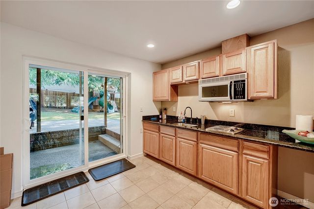11821 SE 67th Place, Bellevue, WA 98006