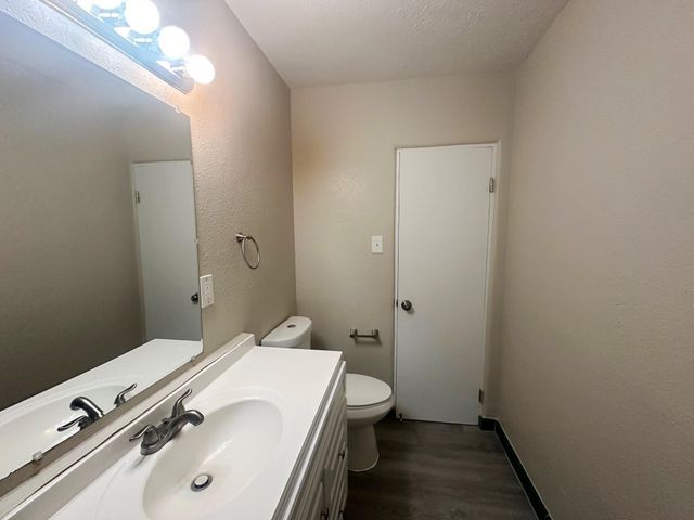 4518 MOUNTAIN Road NE, Albuquerque, NM 87110