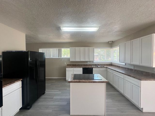 4518 MOUNTAIN Road NE, Albuquerque, NM 87110