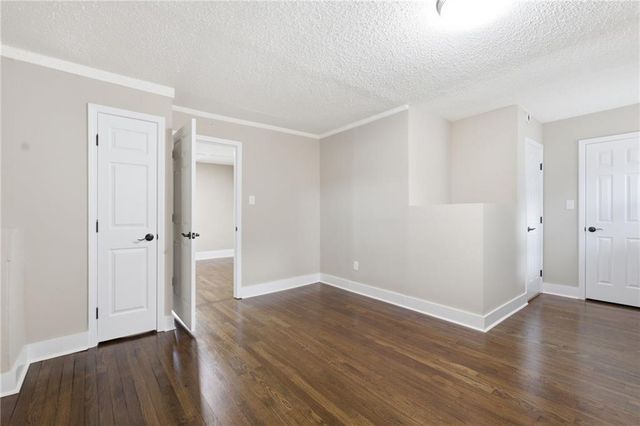 4734 Mission Road, Roeland Park, KS 66205