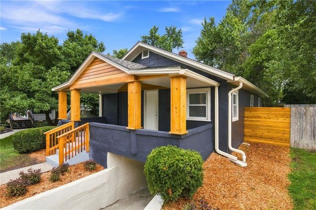 4734 Mission Road, Roeland Park, KS 66205