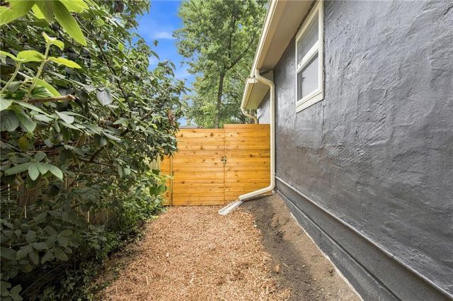 4734 Mission Road, Roeland Park, KS 66205