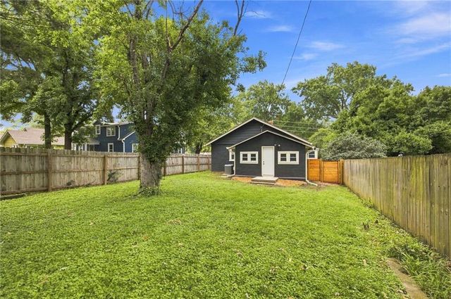 4734 Mission Road, Roeland Park, KS 66205