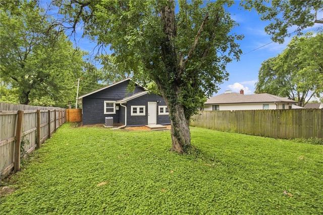 4734 Mission Road, Roeland Park, KS 66205