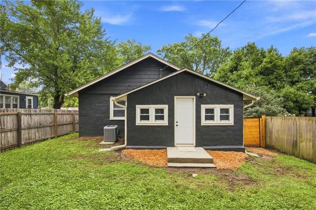 4734 Mission Road, Roeland Park, KS 66205