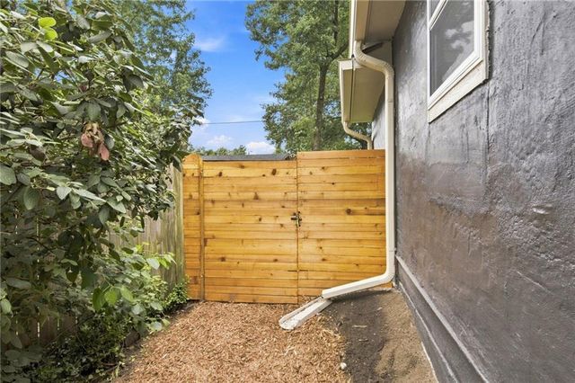 4734 Mission Road, Roeland Park, KS 66205