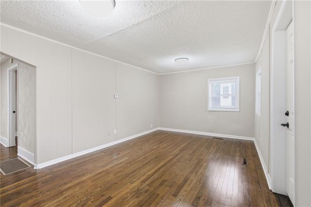 4734 Mission Road, Roeland Park, KS 66205