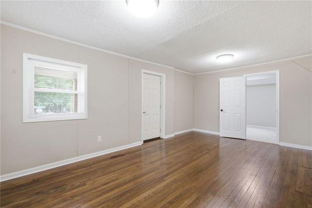 4734 Mission Road, Roeland Park, KS 66205